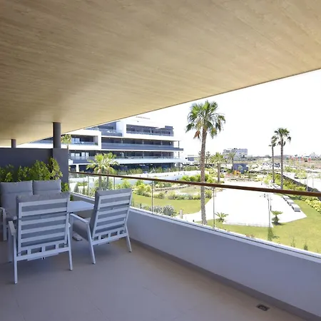 Lujoso En Lagoons Village Apartment